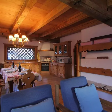 公寓 In Chalet 博尔查迪卡多尔